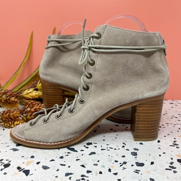 Jeffrey Campbell x Anthropologie Cors Suede Taupe Lace Up Ankle Booties Sz 9.5 - Picture 6 of 12